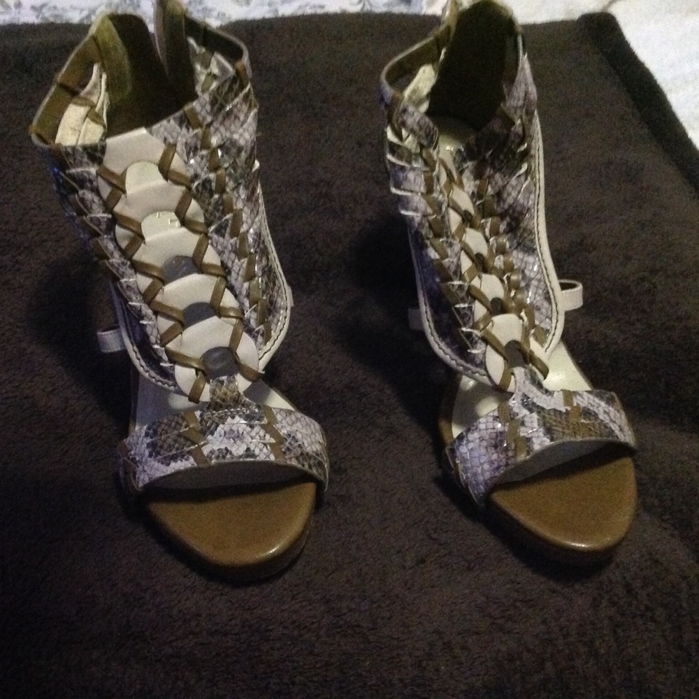 Open toe embrace Cole Haan shoes.SALE!!!!!!SALE!!